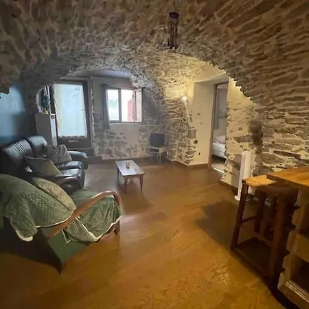 Charmante Cave Voutee 4 Personnes Daire